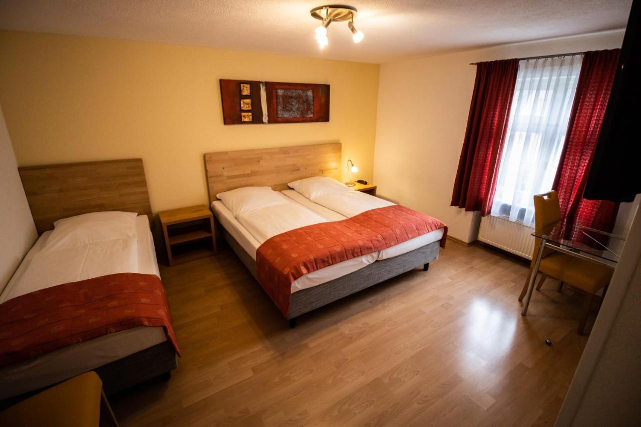 Hotel Gasthof Roessle Вайнгартен Экстерьер фото